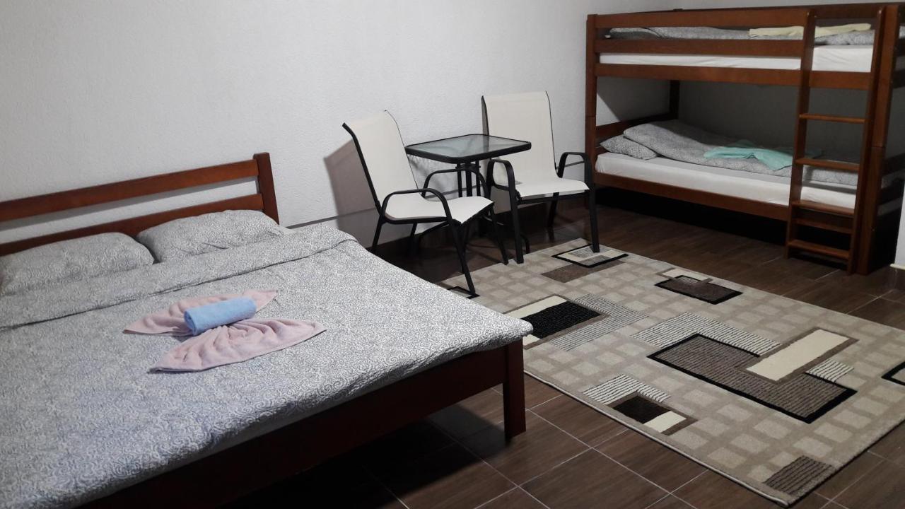Lola Guest House Vuthaj 외부 사진