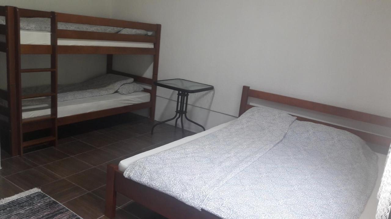 Lola Guest House Vuthaj 외부 사진