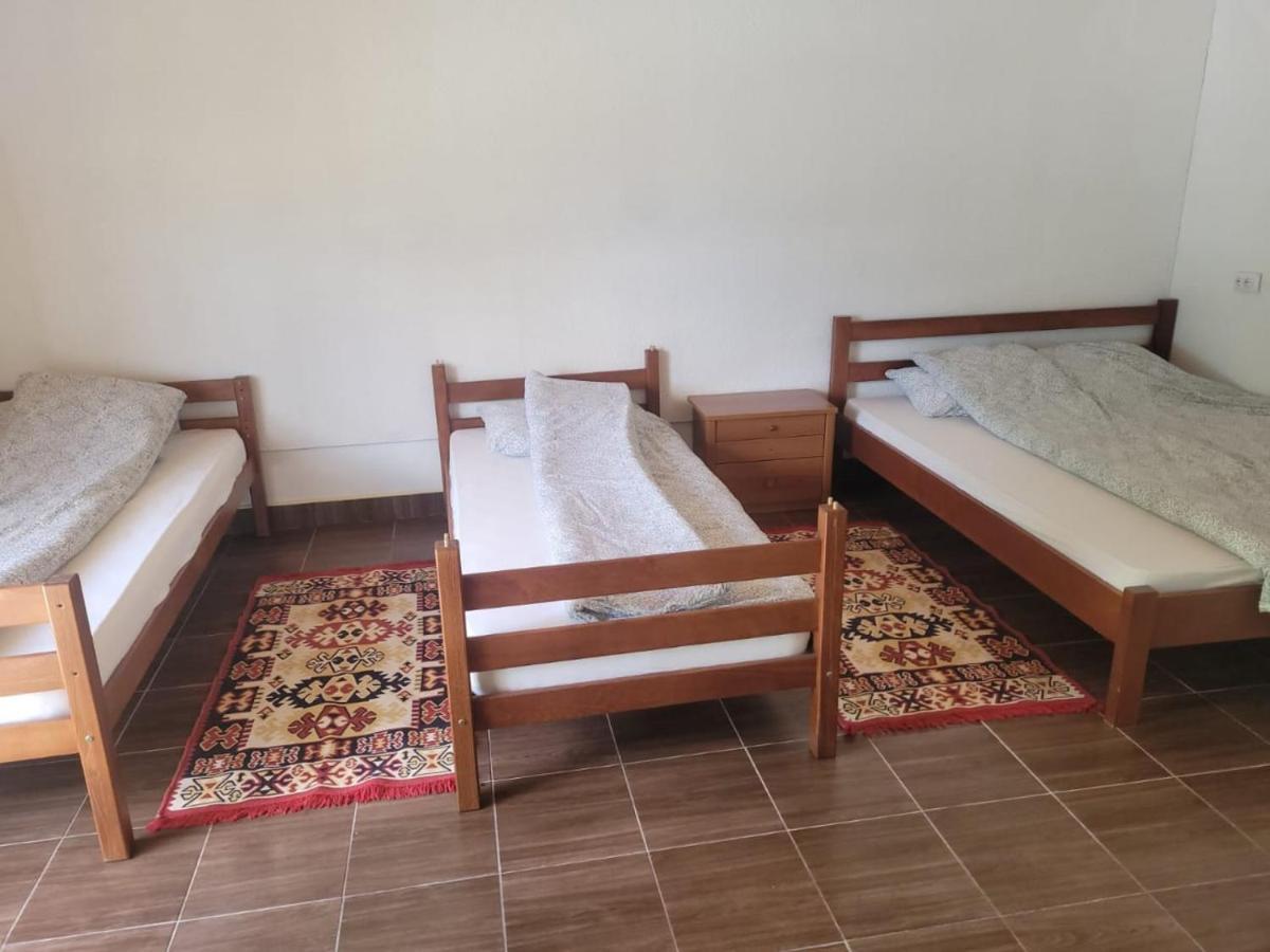 Lola Guest House Vuthaj 외부 사진