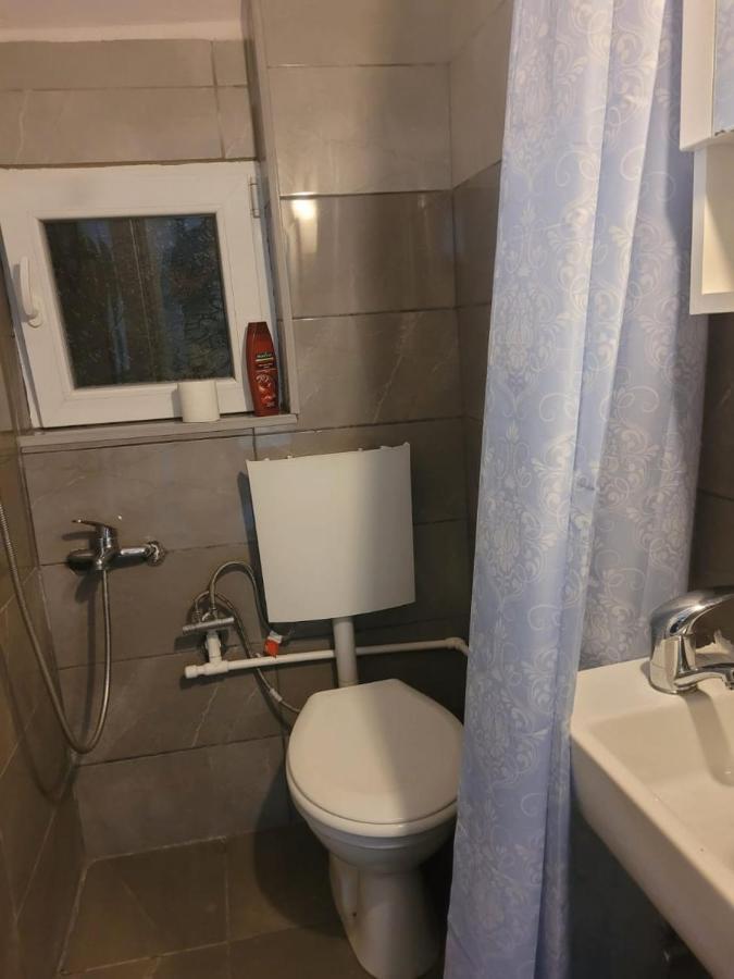 Lola Guest House Vuthaj 외부 사진