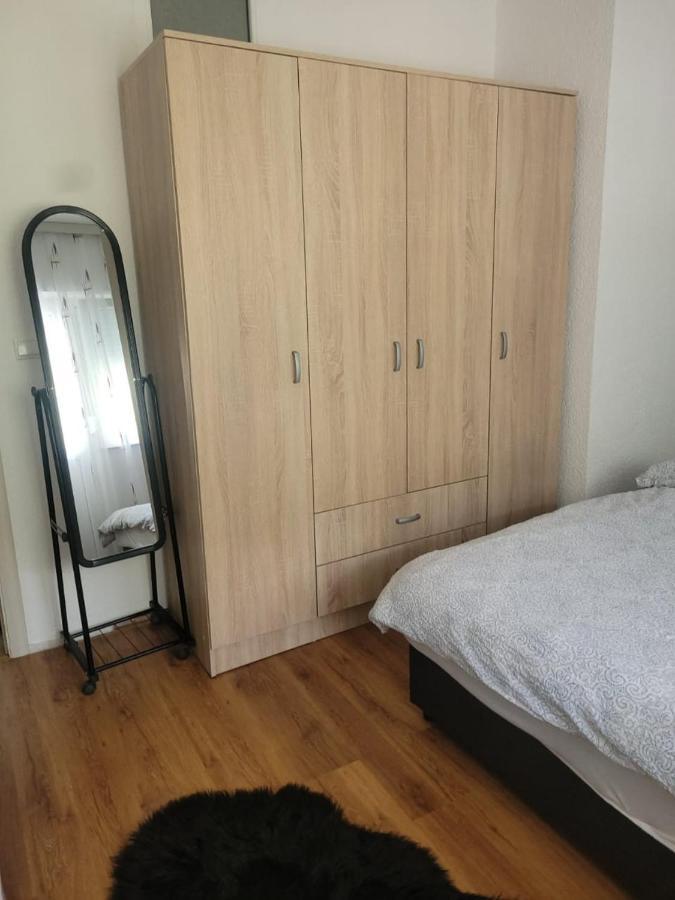Lola Guest House Vuthaj 외부 사진