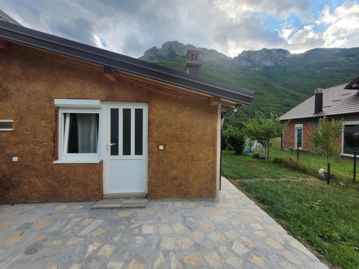 Lola Guest House Vuthaj 외부 사진