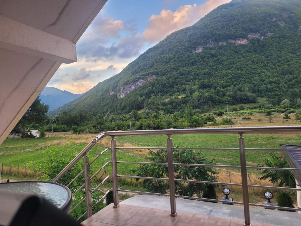 Lola Guest House Vuthaj 외부 사진