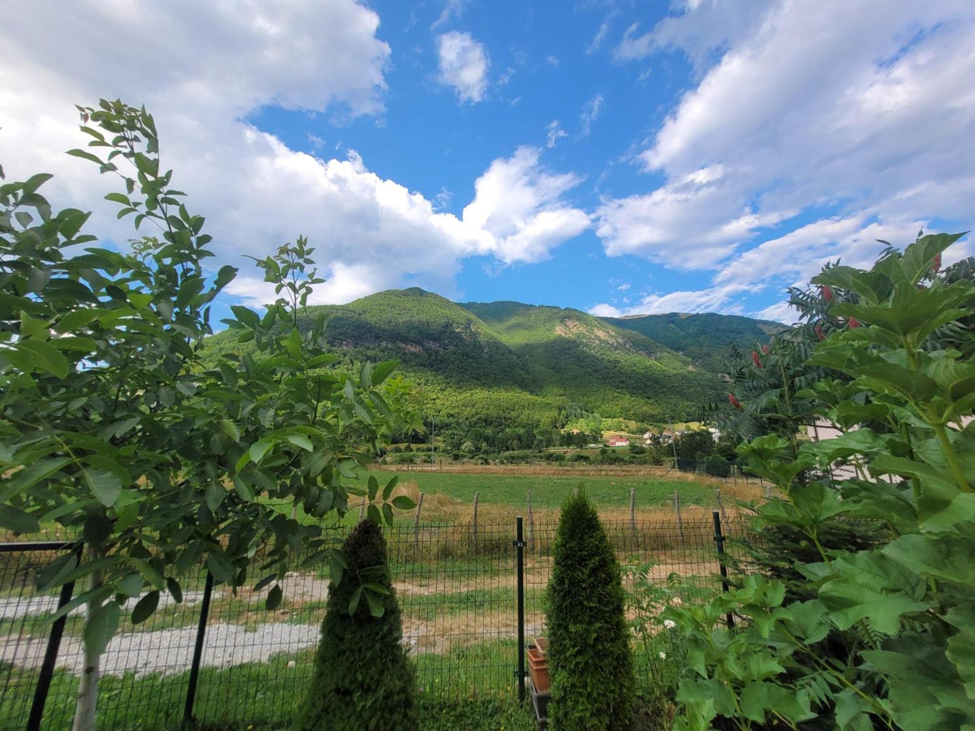 Lola Guest House Vuthaj 외부 사진