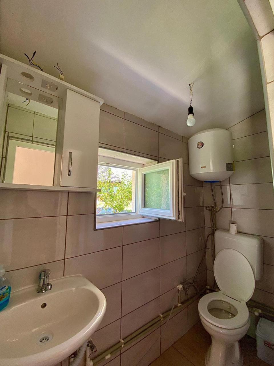 Lola Guest House Vuthaj 외부 사진