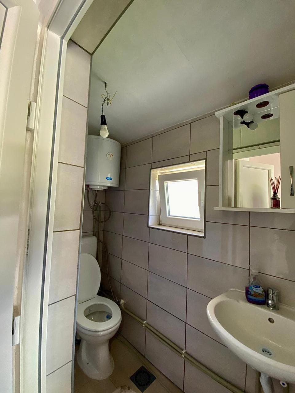 Lola Guest House Vuthaj 외부 사진