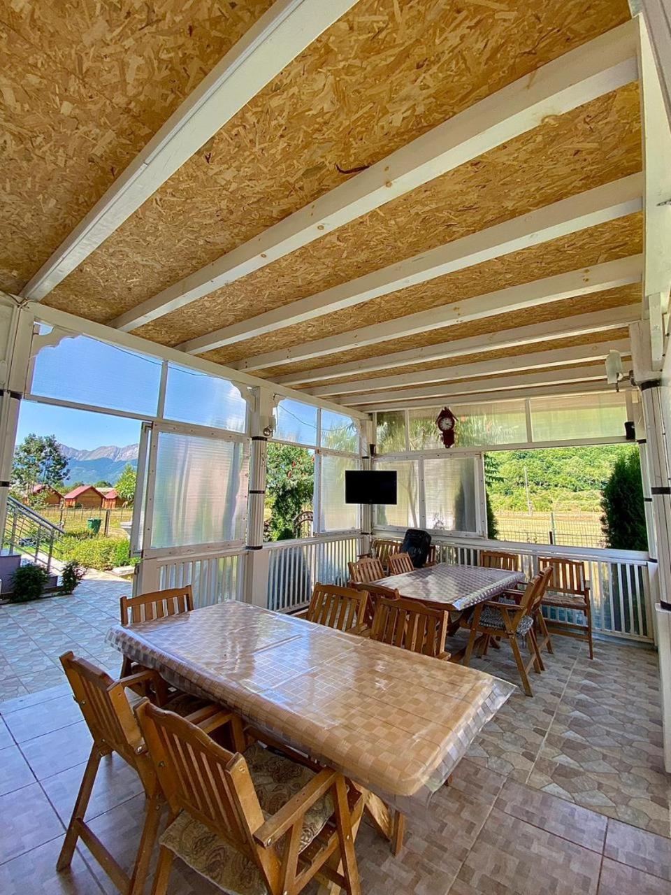 Lola Guest House Vuthaj 외부 사진