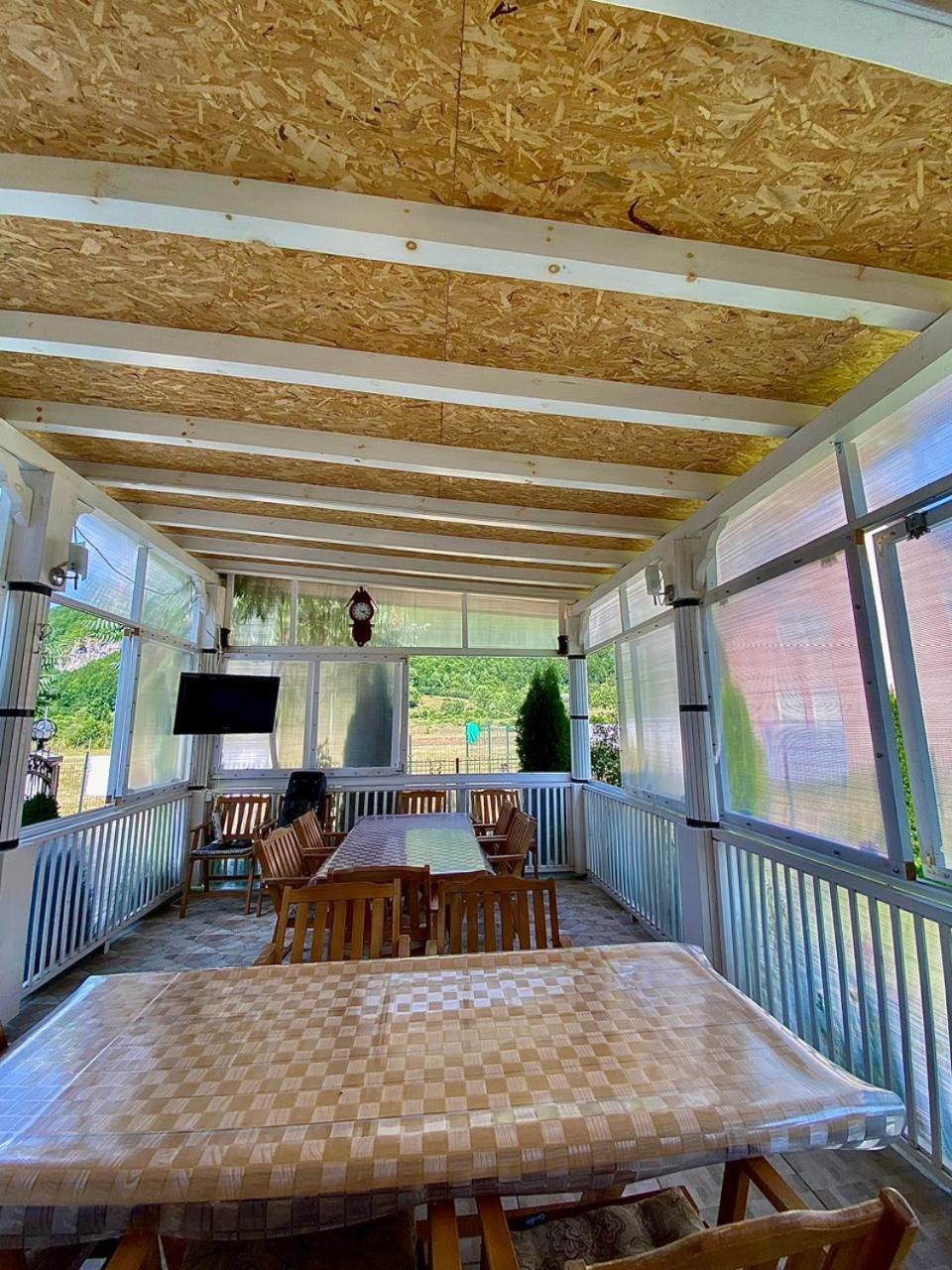 Lola Guest House Vuthaj 외부 사진