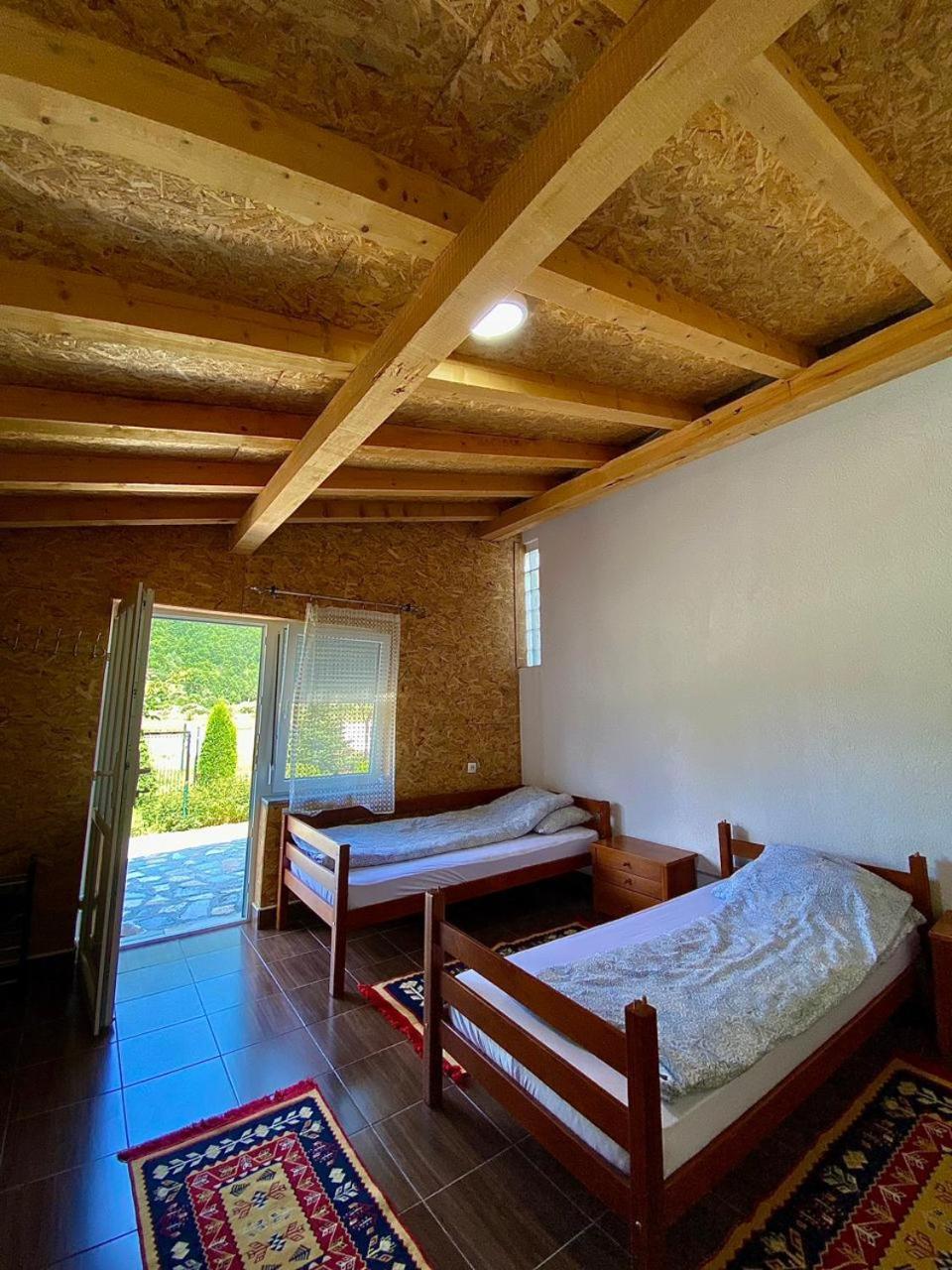 Lola Guest House Vuthaj 외부 사진